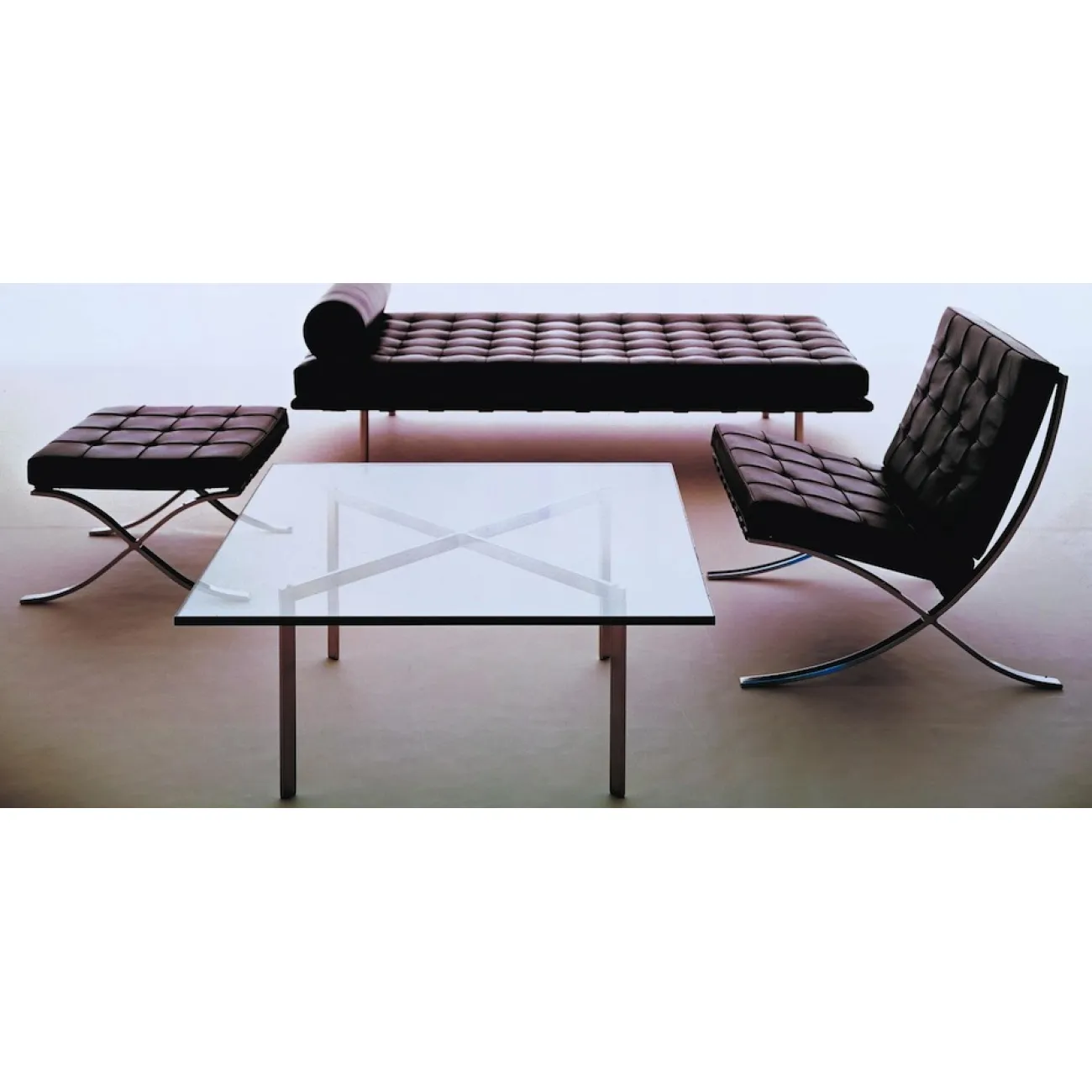 Стол Barcelona designed by Ludwig Mies van der Rohe		 in 1929 от LaLume