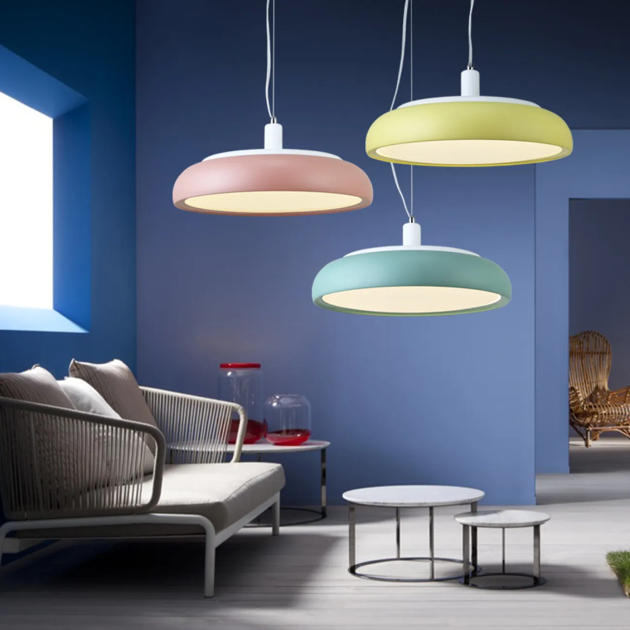 Подвесной потолочный светильник в американском стиле Подвесной потолочный светильник в американском стиле