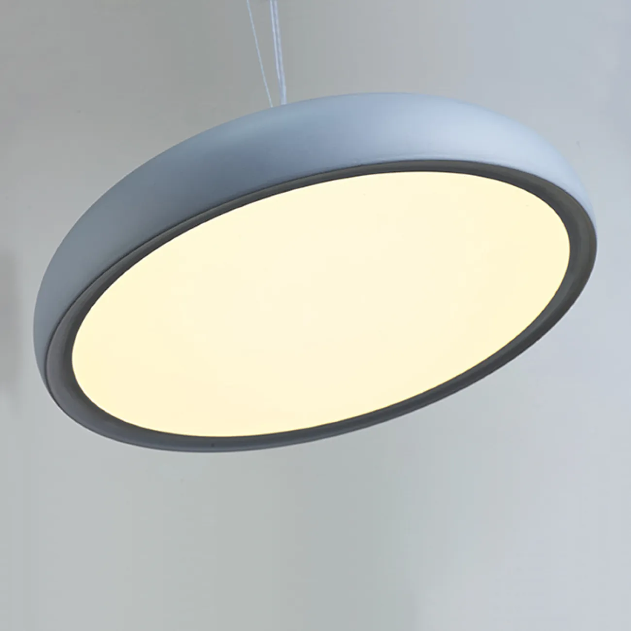 Подвесной потолочный светильник в американском стиле Подвесной потолочный светильник в американском стиле