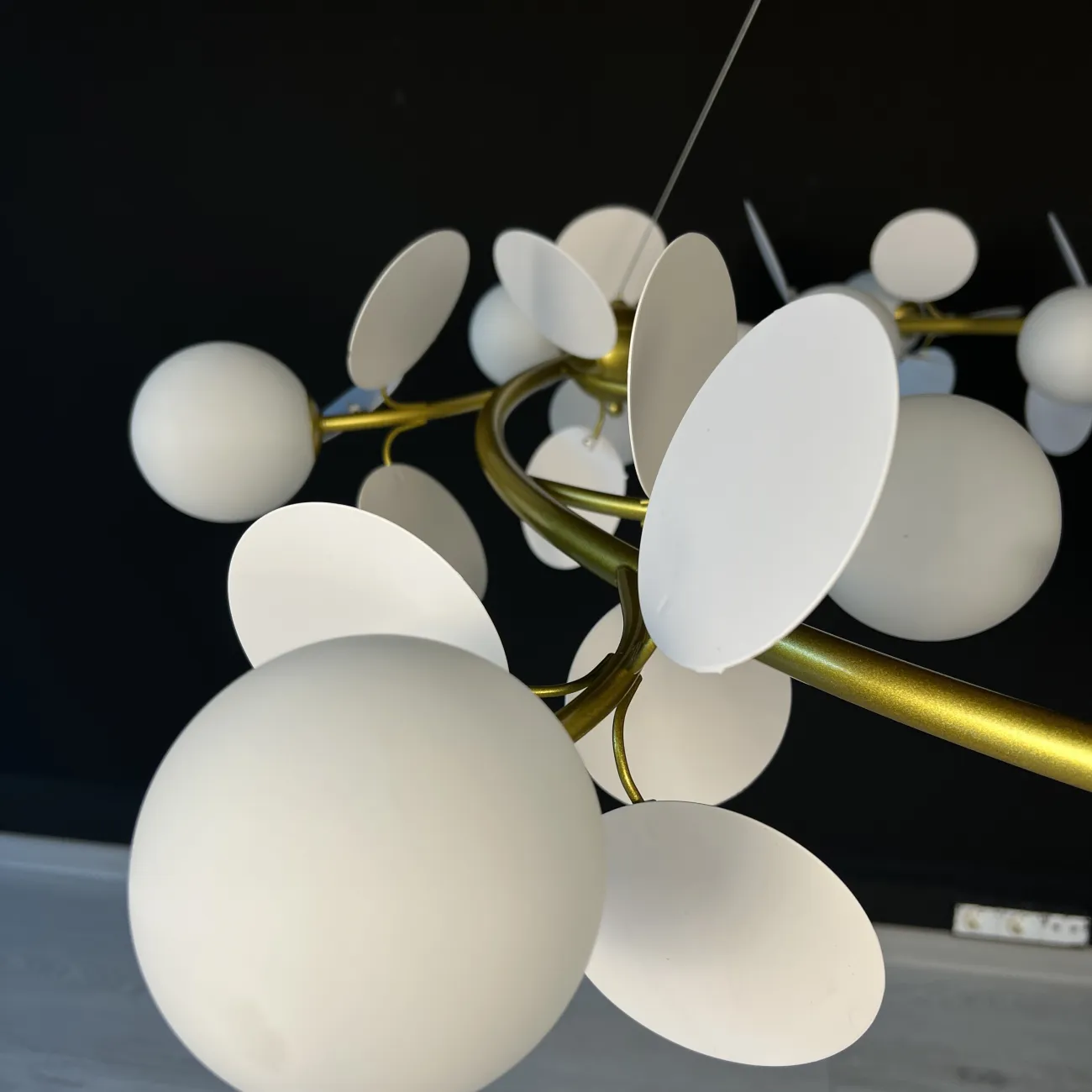 Кольцевая люстра MATISSE R SELF D70 от ImperiumLoft Кольцевая люстра MATISSE R SELF D70 от ImperiumLoft