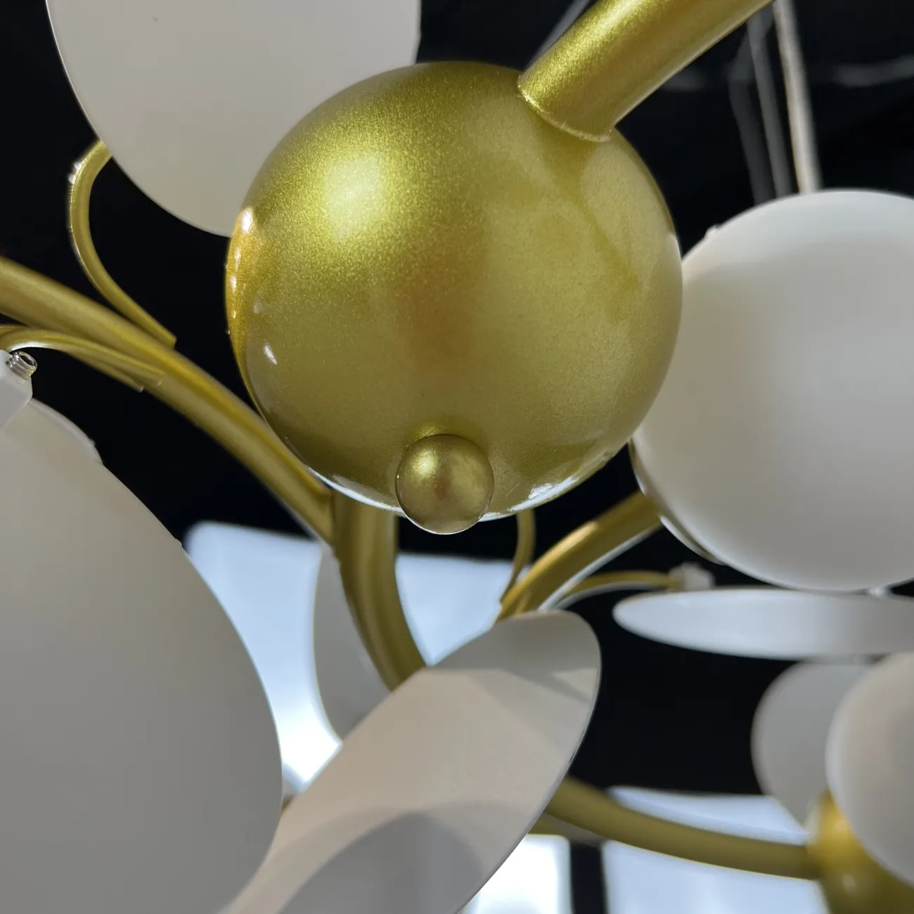 Кольцевая люстра MATISSE R SELF D70 от ImperiumLoft Кольцевая люстра MATISSE R SELF D70 от ImperiumLoft