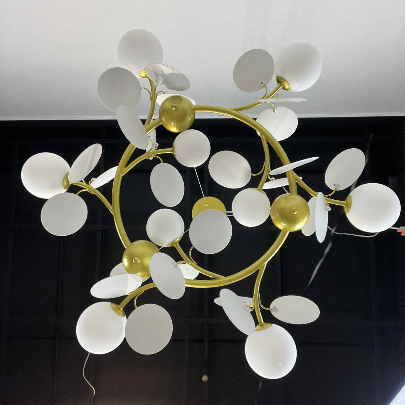 Кольцевая люстра MATISSE R SELF D70 от ImperiumLoft Кольцевая люстра MATISSE R SELF D70 от ImperiumLoft