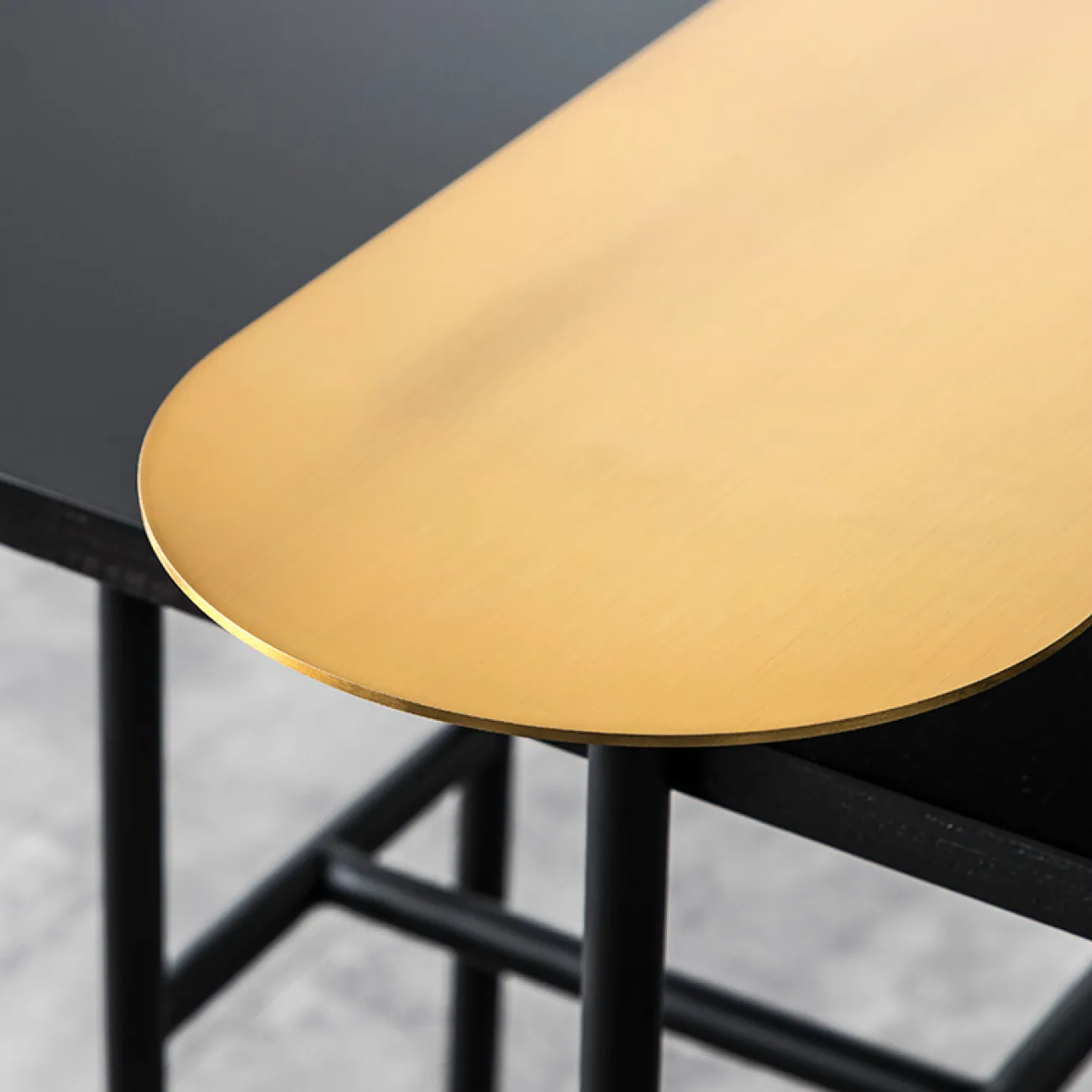 Дизайнерский журнальный столик LaLume-AP00269