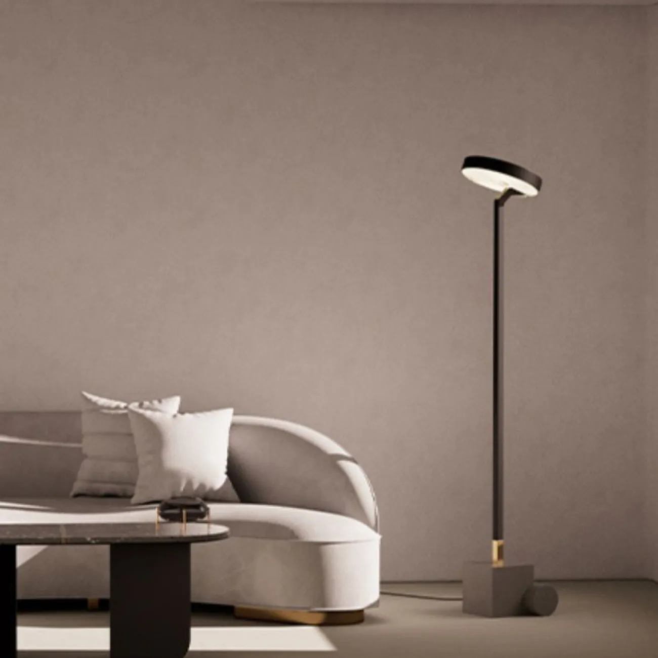 Светодиодный торшер с поворотным рельефным рассеивателем на вертикальной стойке с геометрическим основанием из бетона TORKELL