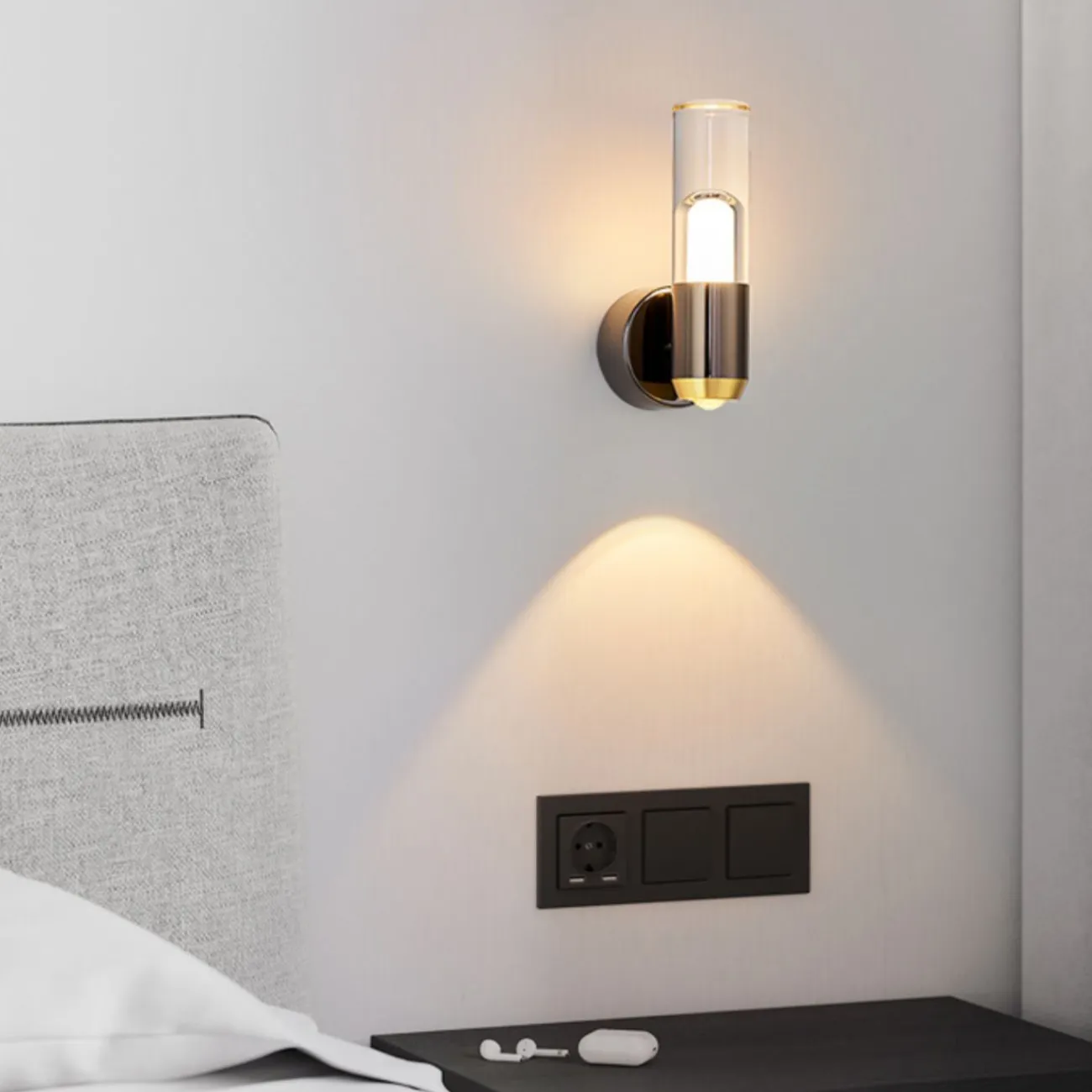  Настенный светодиодный светильник с двойным цилиндрическим рассеивателем из стекла и точечным источником BIRGEL WALL