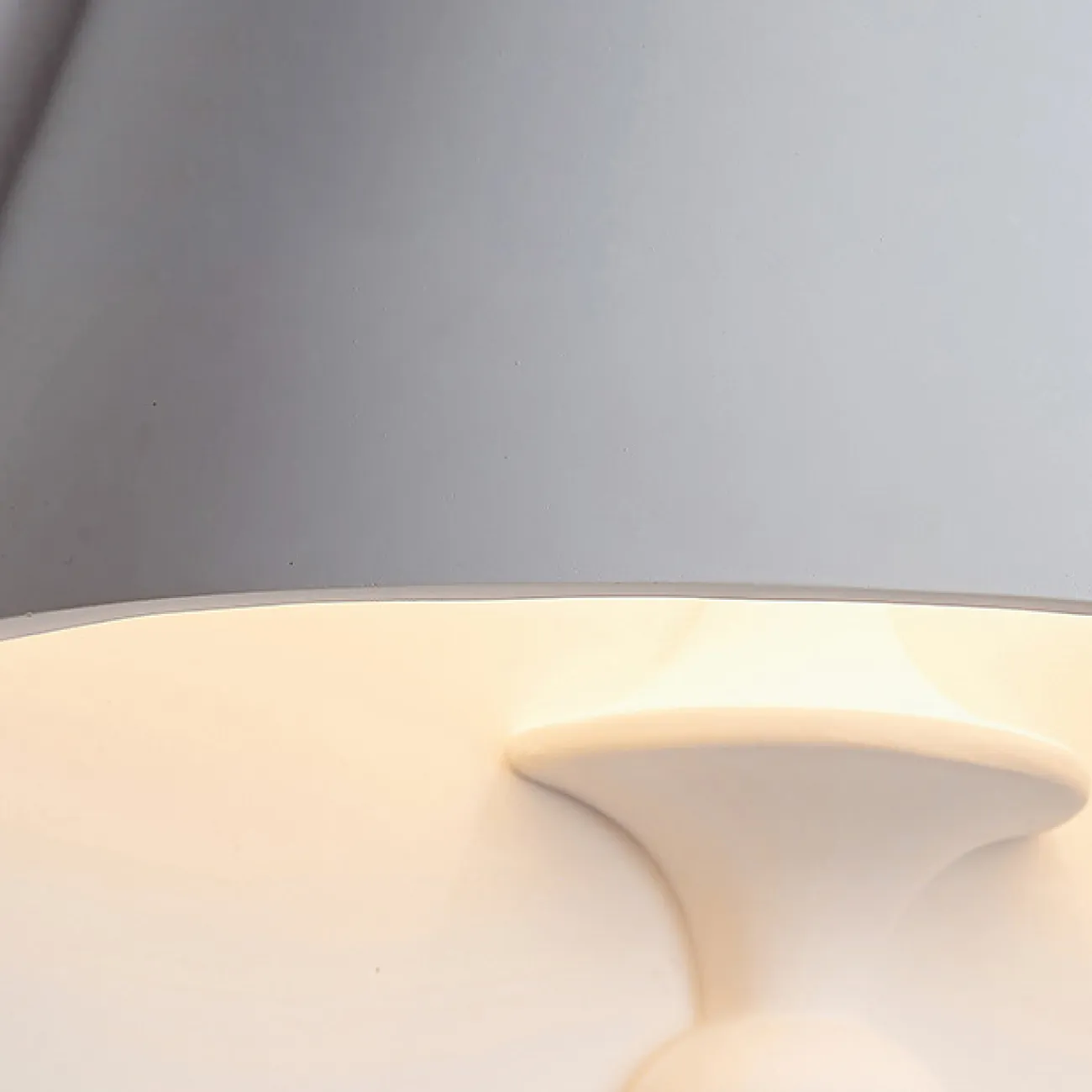 Креативный настенный светильник из белого гипса в виде настольной лампы с абажуром BEATUS 10W 6000К