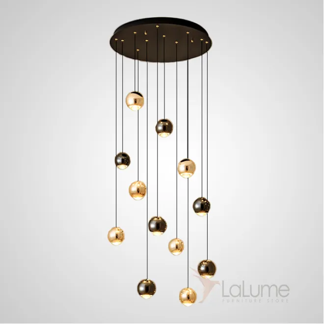 Готовая комбинация подвесных светильников с шарообразными плафонами в цвете латуни и черного жемчуга с линзами из оптического стекла KARA D50