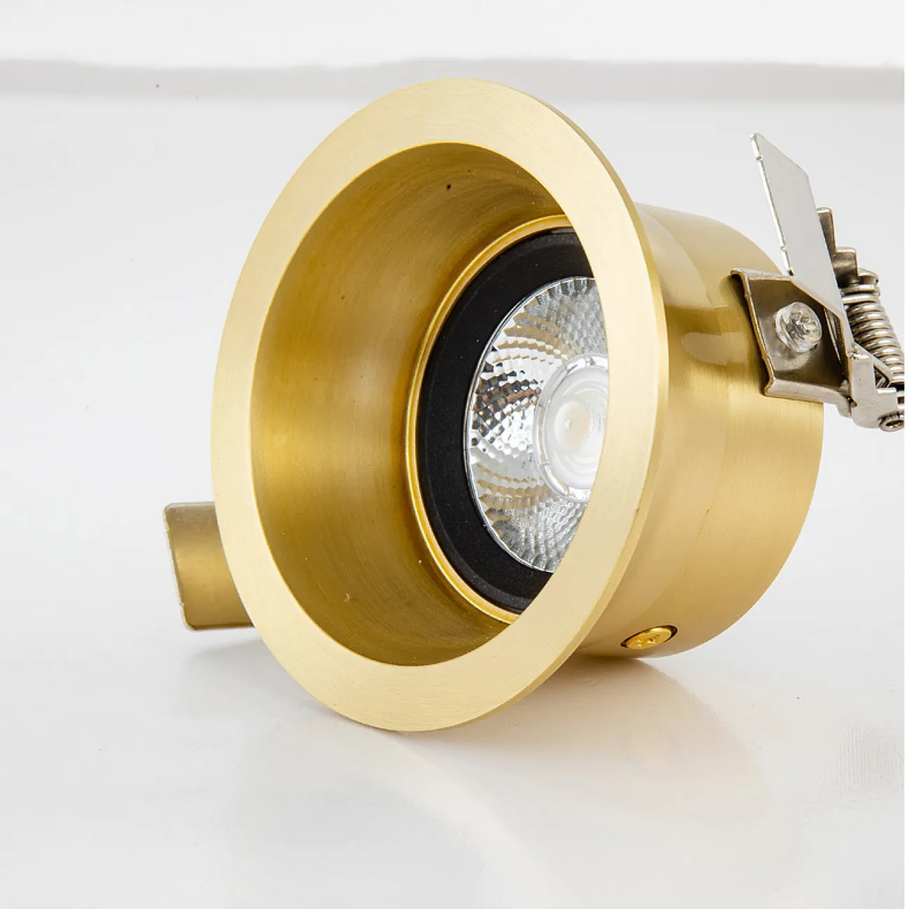 Точечный светильник CALL D6,9 Brass 4000 К от ImperiumLoft Точечный светильник CALL D6,9 Brass 4000 К от ImperiumLoft