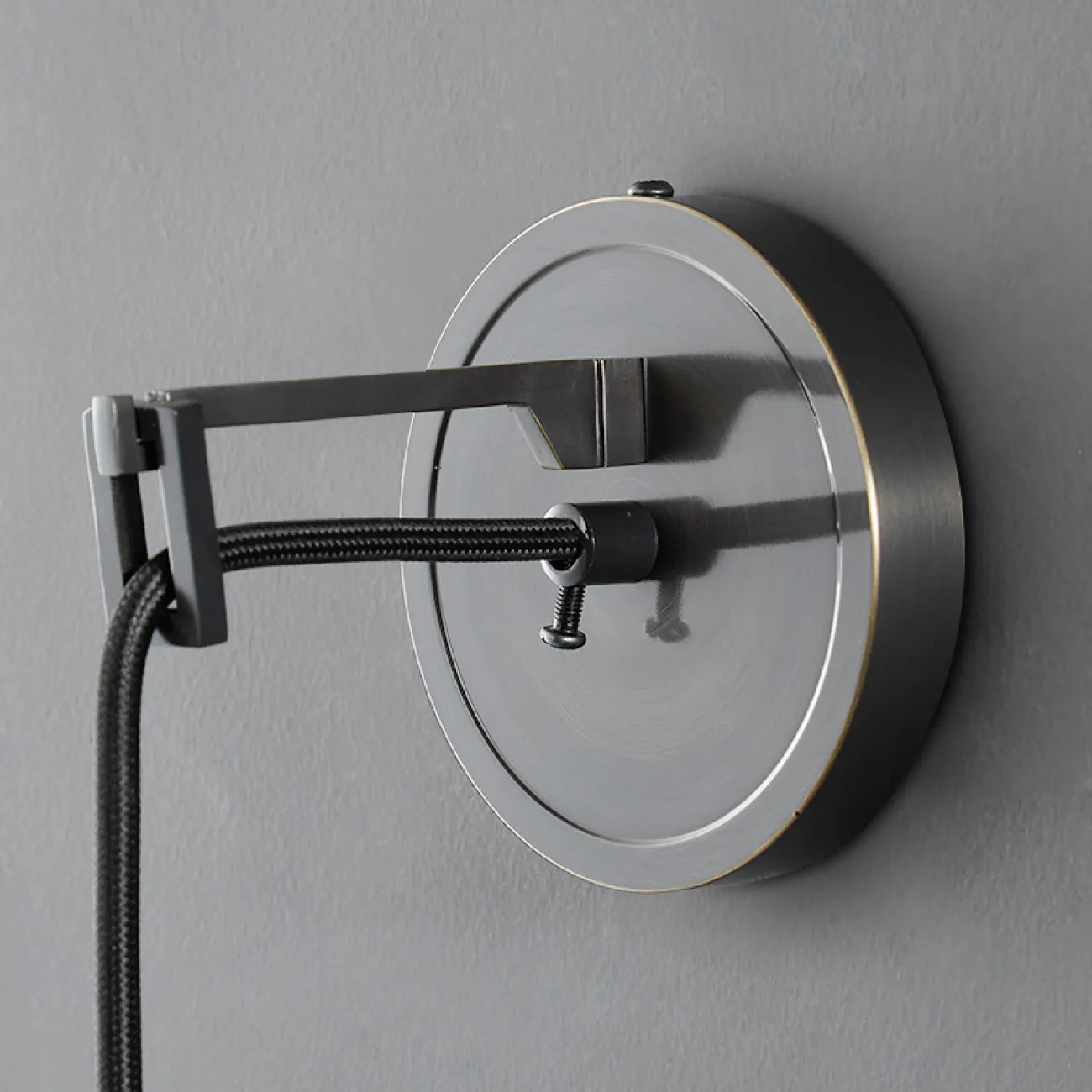 Серия настенных светодиодных светильников с цилиндрическим корпусом из хрусталя SAKRIS WALL Black