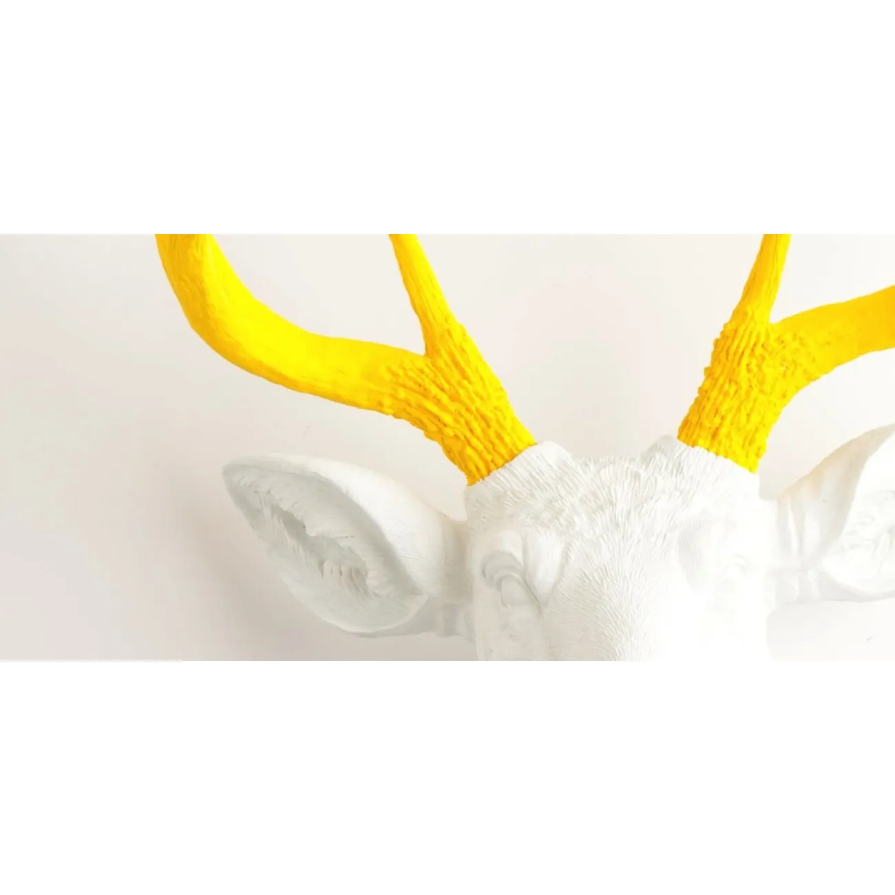 Голова оленя - Белая с желтыми рогами от LaLume