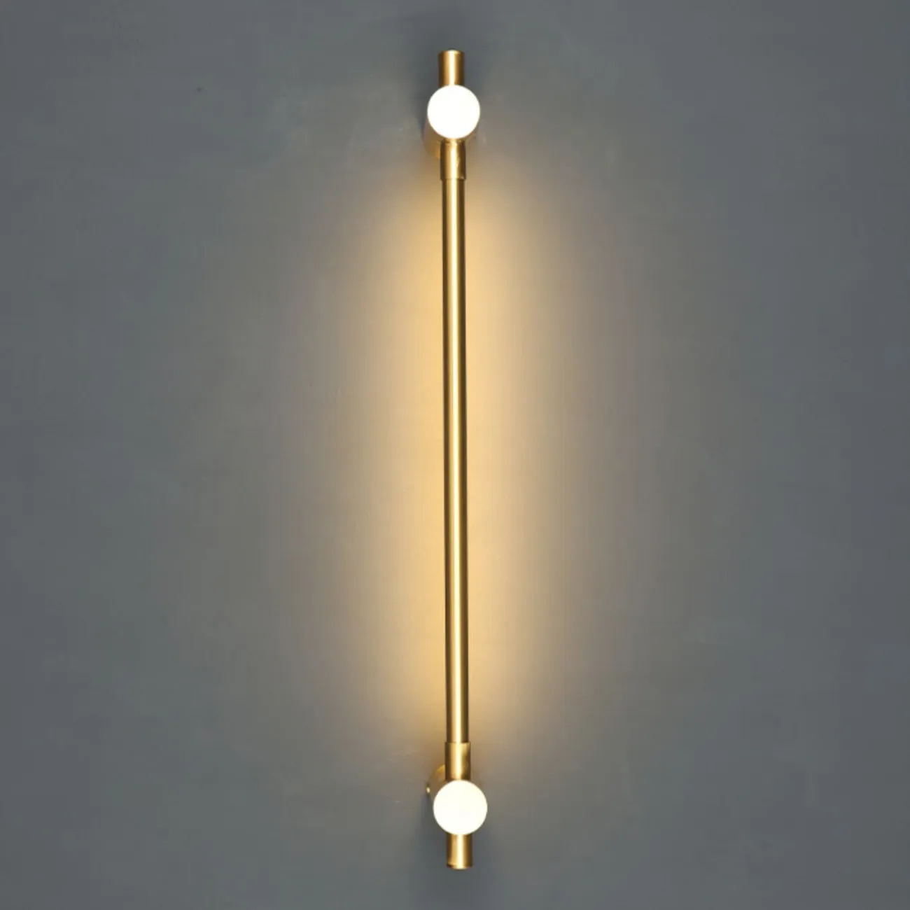 Серия настенных светодиодных светильников с вытянутым трубчатым корпусом из настоящей и черненой латуни JARED H60 Black Серия настенных светодиодных светильников с вытянутым трубчатым корпусом из настоящей и черненой латуни JARED H60 Black