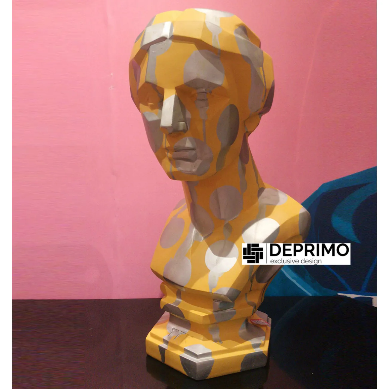 Дизайнерская скульптура женщины LaLume-SKT00133 