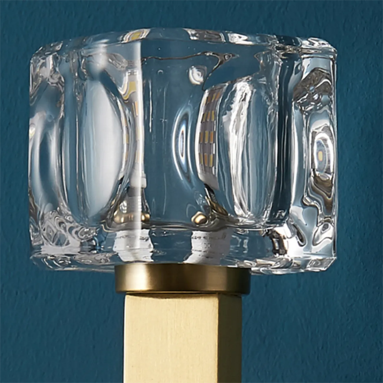 Настенный светильник MAURA L2 от ImperiumLoft Настенный светильник MAURA L2 от ImperiumLoft