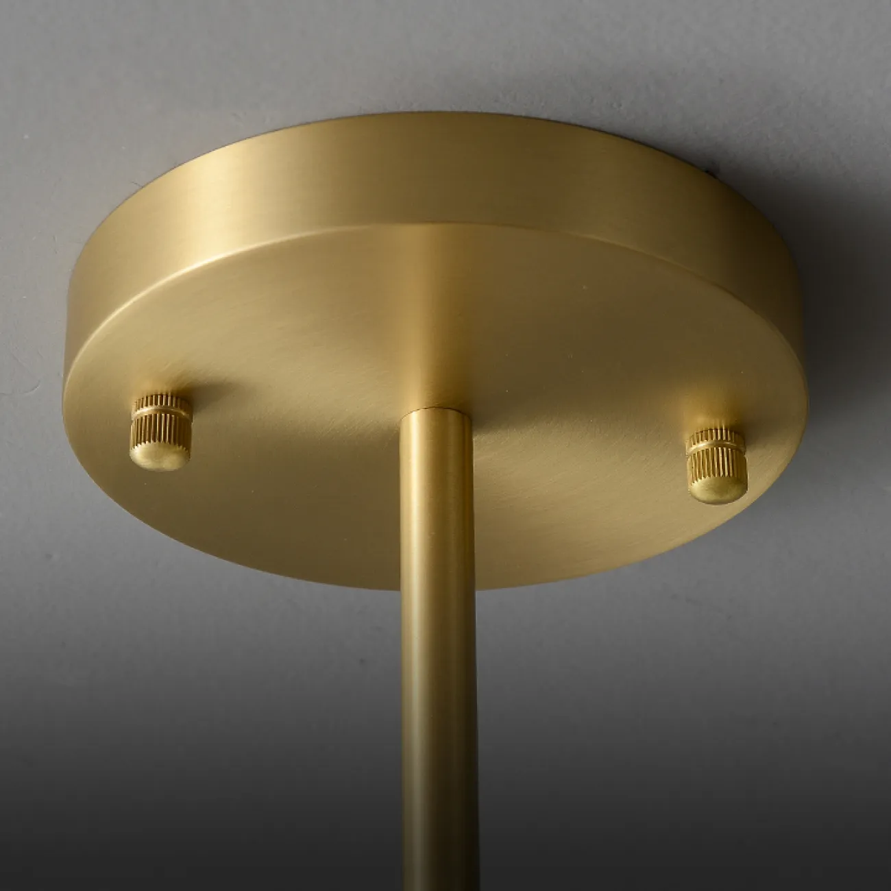 Готовая комбинация светильников c разнонаправленными цилиндрическими плафонами из белого стекла с эффектом льда LIESEL COMBO L4