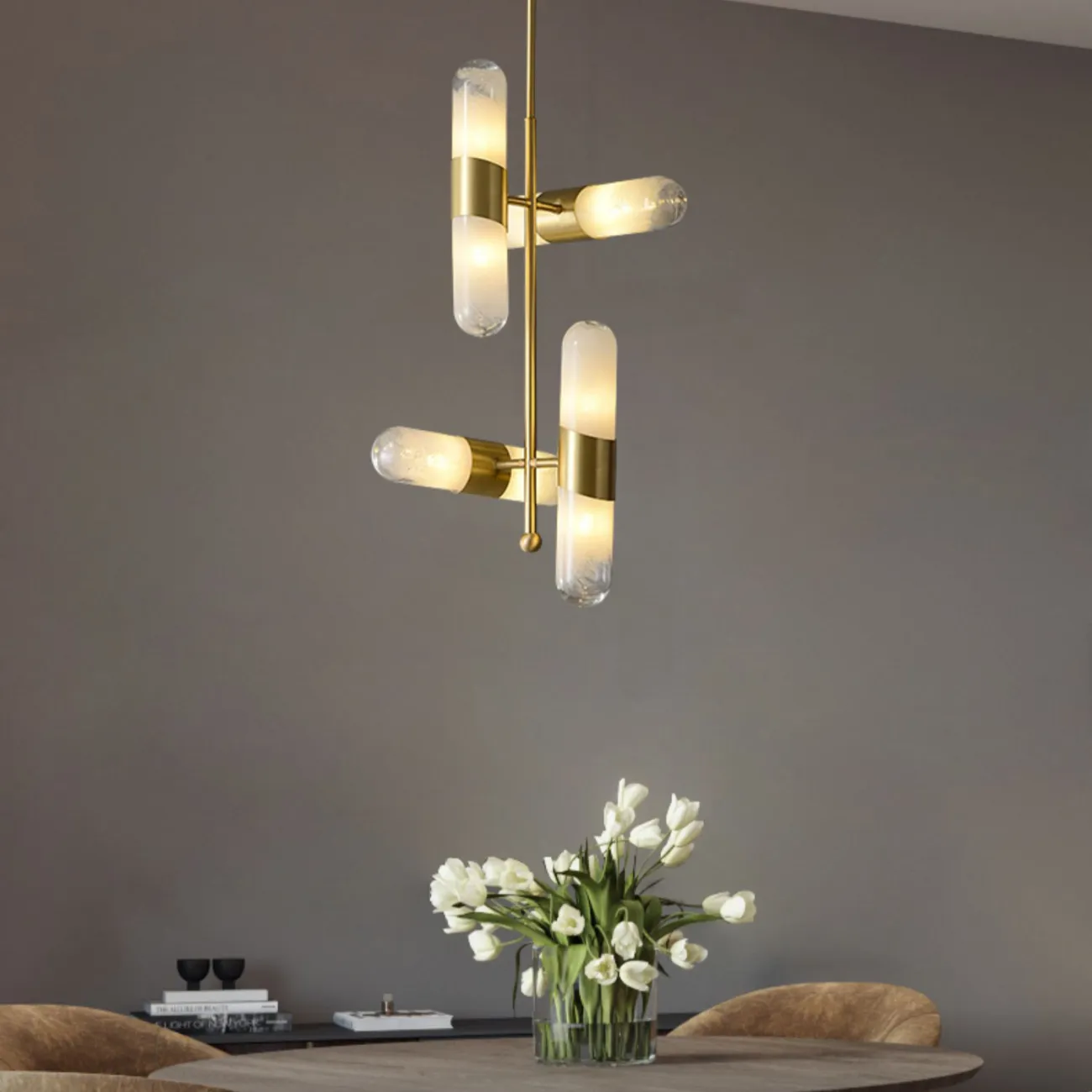 Готовая комбинация светильников c разнонаправленными цилиндрическими плафонами из белого стекла с эффектом льда LIESEL COMBO L4