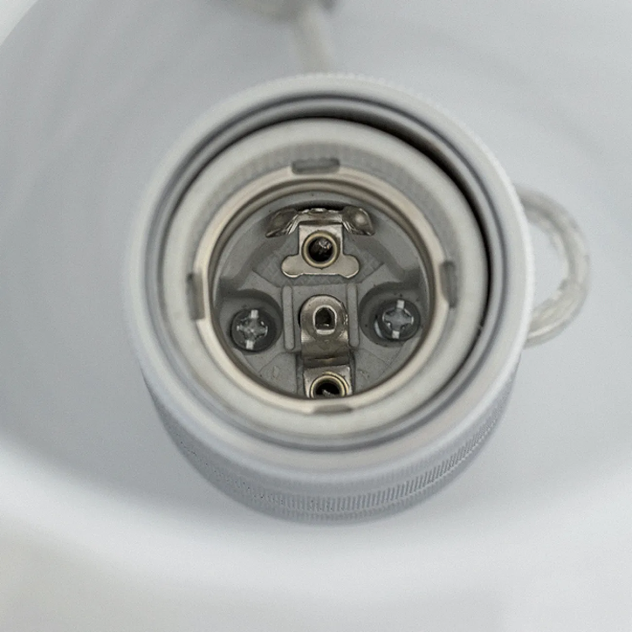 Настольная лампа из цельного стекла с округлым основанием и конусообразным абажуром со спиралевидным узором NAVI Настольная лампа из цельного стекла с округлым основанием и конусообразным абажуром со спиралевидным узором NAVI