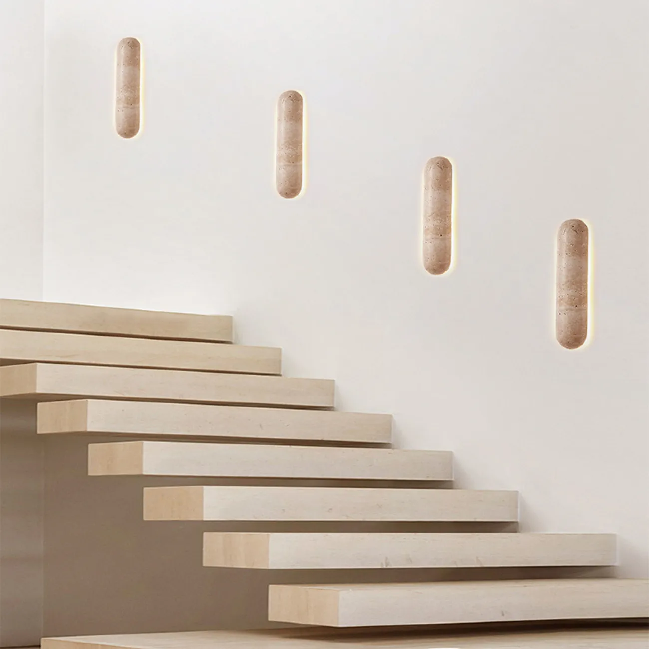 Серия настенных светодиодных светильников с вытянутым цилиндрическим корпусом из желтого камня травертина CASTIEL L35