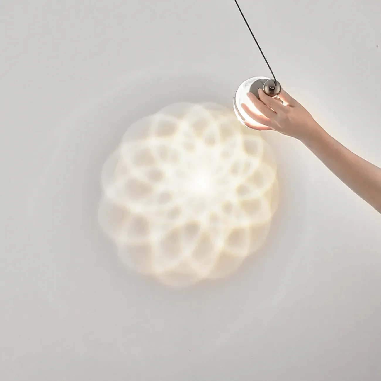 Готовая комбинация подвесных светодиодных светильников шарообразной формы с оптическими линзами ELVARD COMBO D25