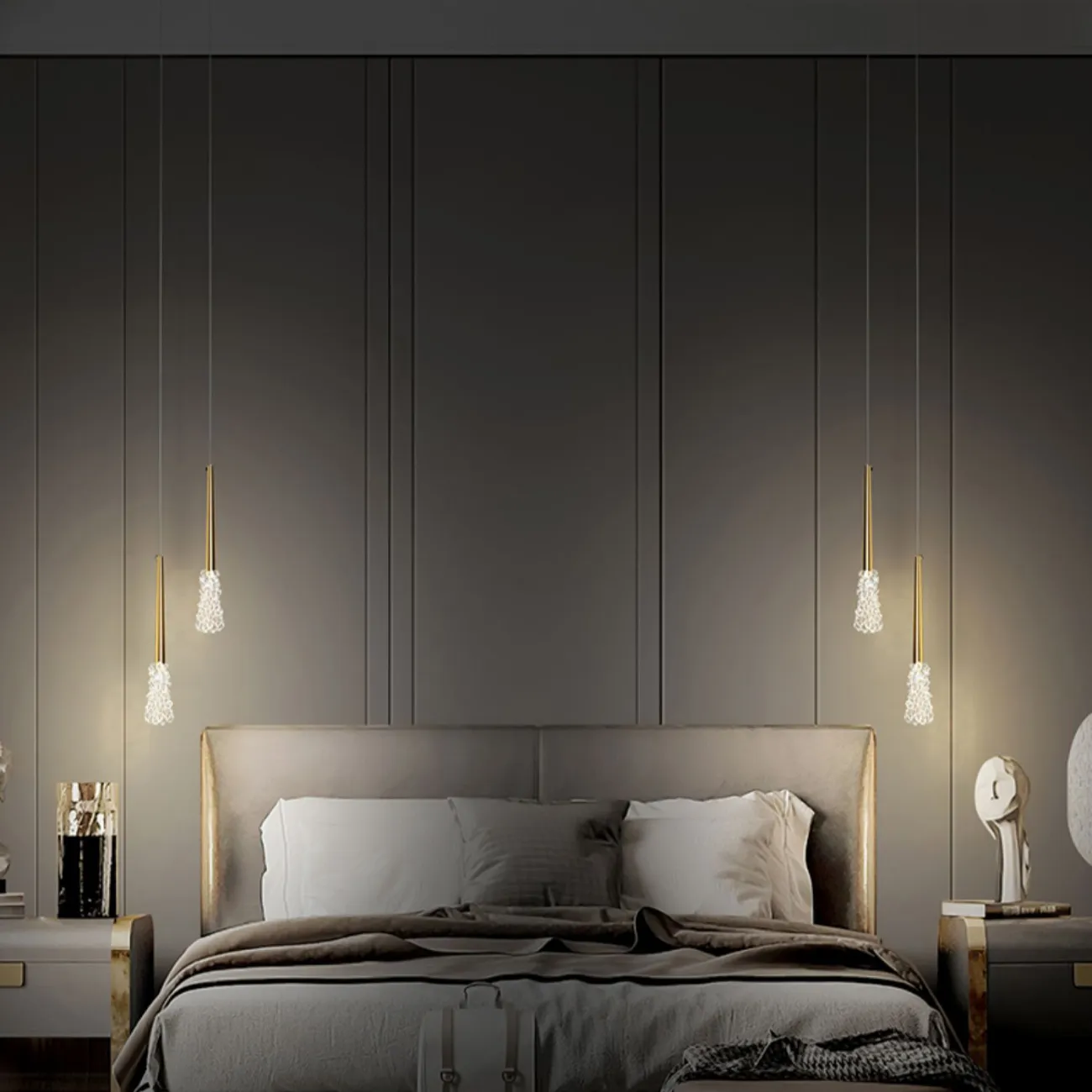 Готовая комбинация подвесных светильников с двумя каплевидными плафонами с эффектом льда в вытянутых конических держателях FIAL C LUX DUO Brass