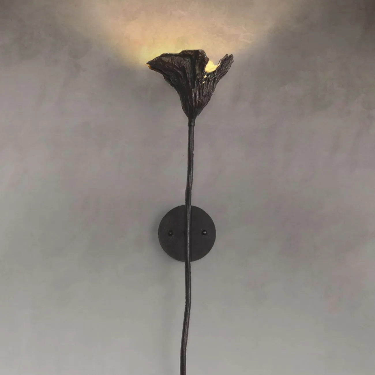 Серия настенных светильников с плафоном в виде высушенного цветка с внутренней отделкой под золото LILIAN WALL A Серия настенных светильников с плафоном в виде высушенного цветка с внутренней отделкой под золото LILIAN WALL A