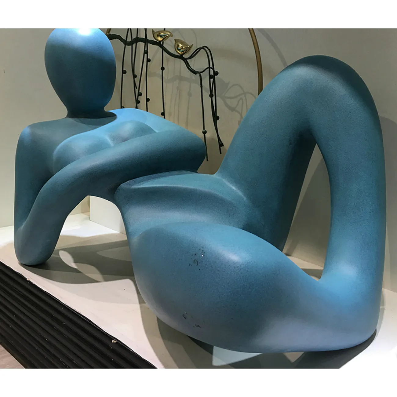 Дизайнерская скульптура фигура женщины LaLume-SKT00130