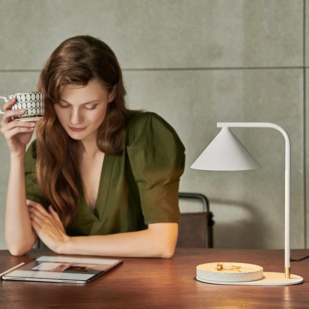 Настольная лампа GESSI TAB от ImperiumLoft Настольная лампа GESSI TAB от ImperiumLoft