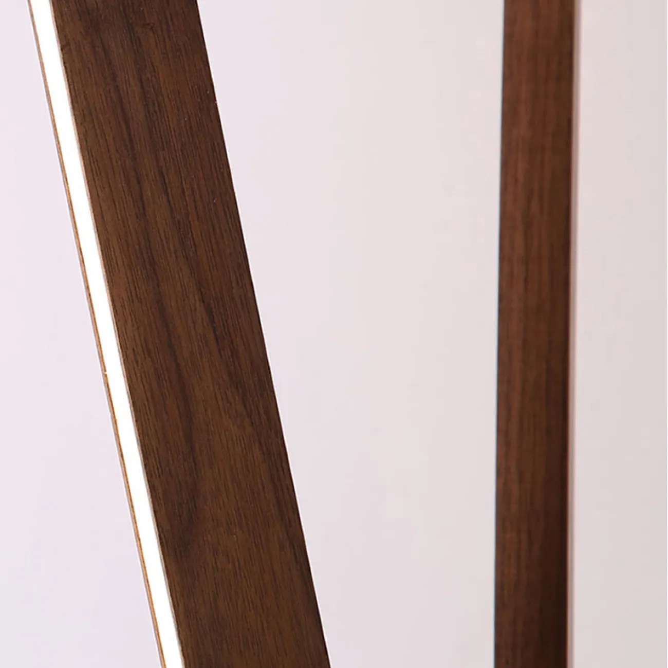 Серия напольных светильников в виде деревянной треноги с прямоугольными LED-панелями CONNER B Dark brown