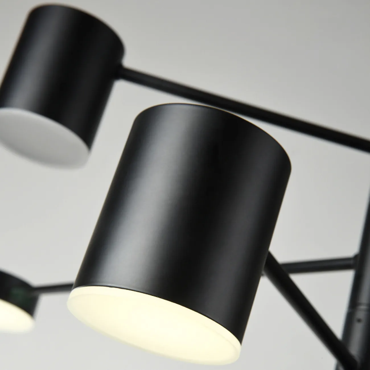 Люстра MOTVIKT Black 4 от ImperiumLoft