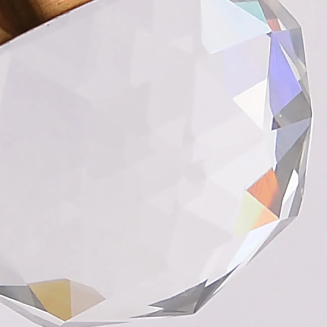 Серия настенных светодиодных светильников с плафоном удлиненной конической формы и декором в виде хрустального камня MAGRIT LUX WALL H50