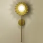 Настенный светильник с шарообразным стеклянным плафоном и дисковидным рельефным рассеивателем, стилизованным под цветок SUNNY