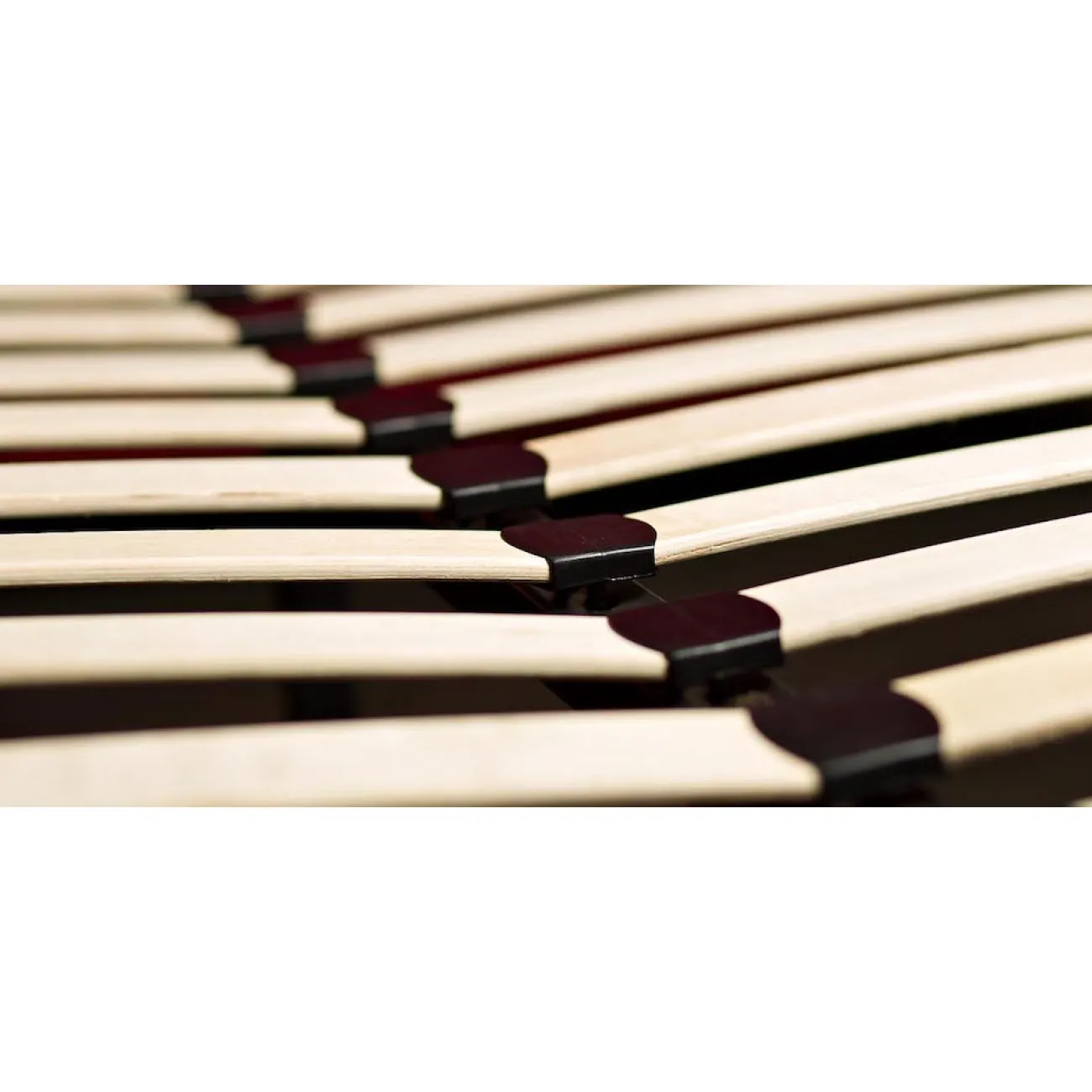 Кровать двуспальная с изголовьем красная Button от LaLume