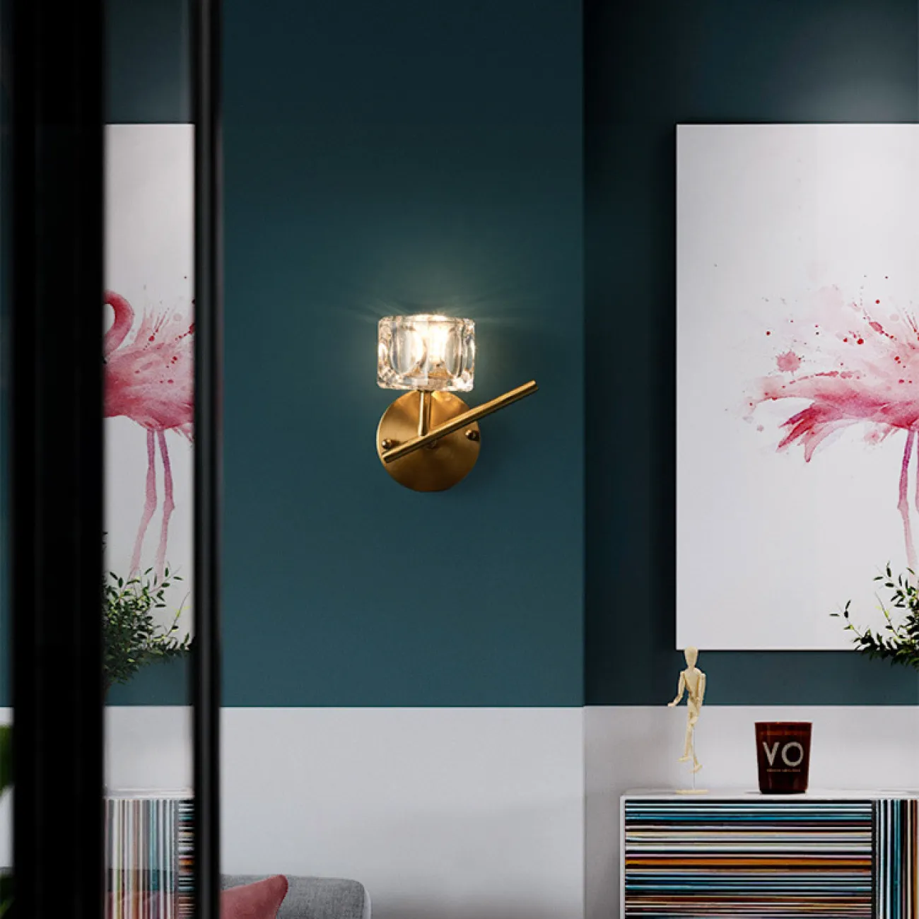 Серия настенных светильников с хрустальными плафонами в виде кубических слитков на разветвленных рожках с круглым креплением GELATO WALL L2