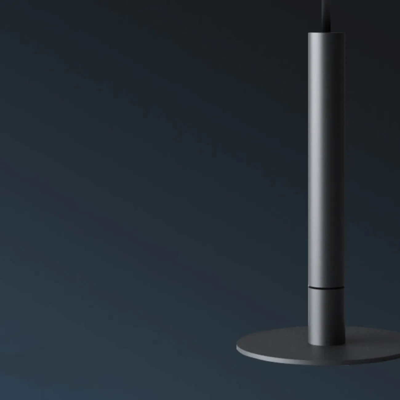 Серия светодиодных торшеров с поворотными плафонами вытянутой цилиндрической формы в черном и латунном цвете TITRE Black Серия светодиодных торшеров с поворотными плафонами вытянутой цилиндрической формы в черном и латунном цвете TITRE Black