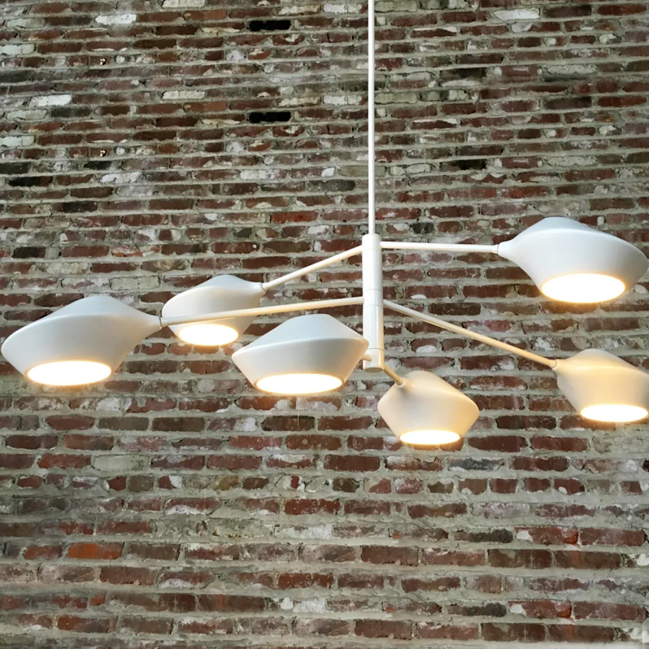 Люстра на штанге LANT D95 6 lamps Black/White от ImperiumLoft