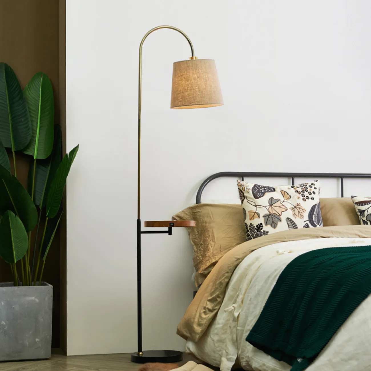 Торшер Jeff Floor Lamp in Antique Brass от ImperiumLoft