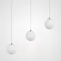 Готовая комбинация подвесных светильников с белыми матовыми плафонами шарообразной формы BARTA L62