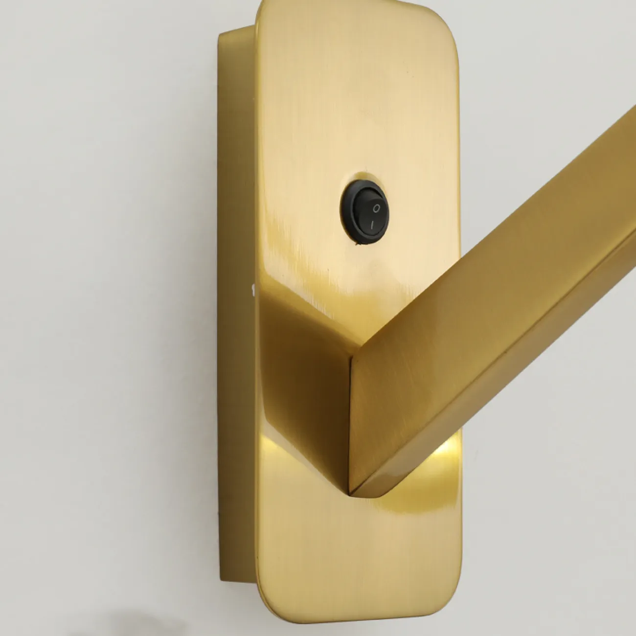 Настенный светильник ALEX Brass от ImperiumLoft