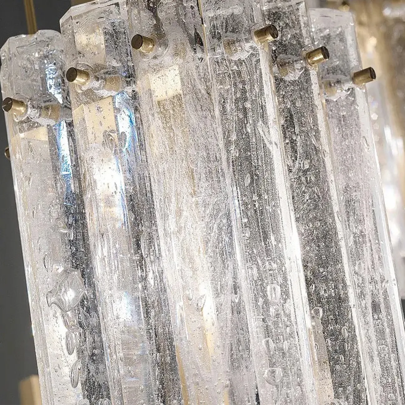 Комбинация подвесов с прямоугольными плафонами из хрустальных пластин с эффектом льда на металлической раме BENNA COMBO