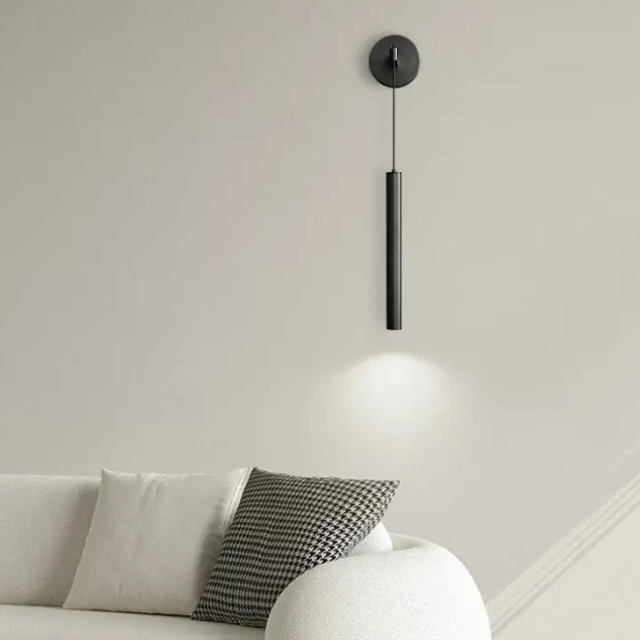 Настенный светодиодный светильник с вытянутым цилиндрическим корпусом на подвесе с круглым креплением ASKER Black