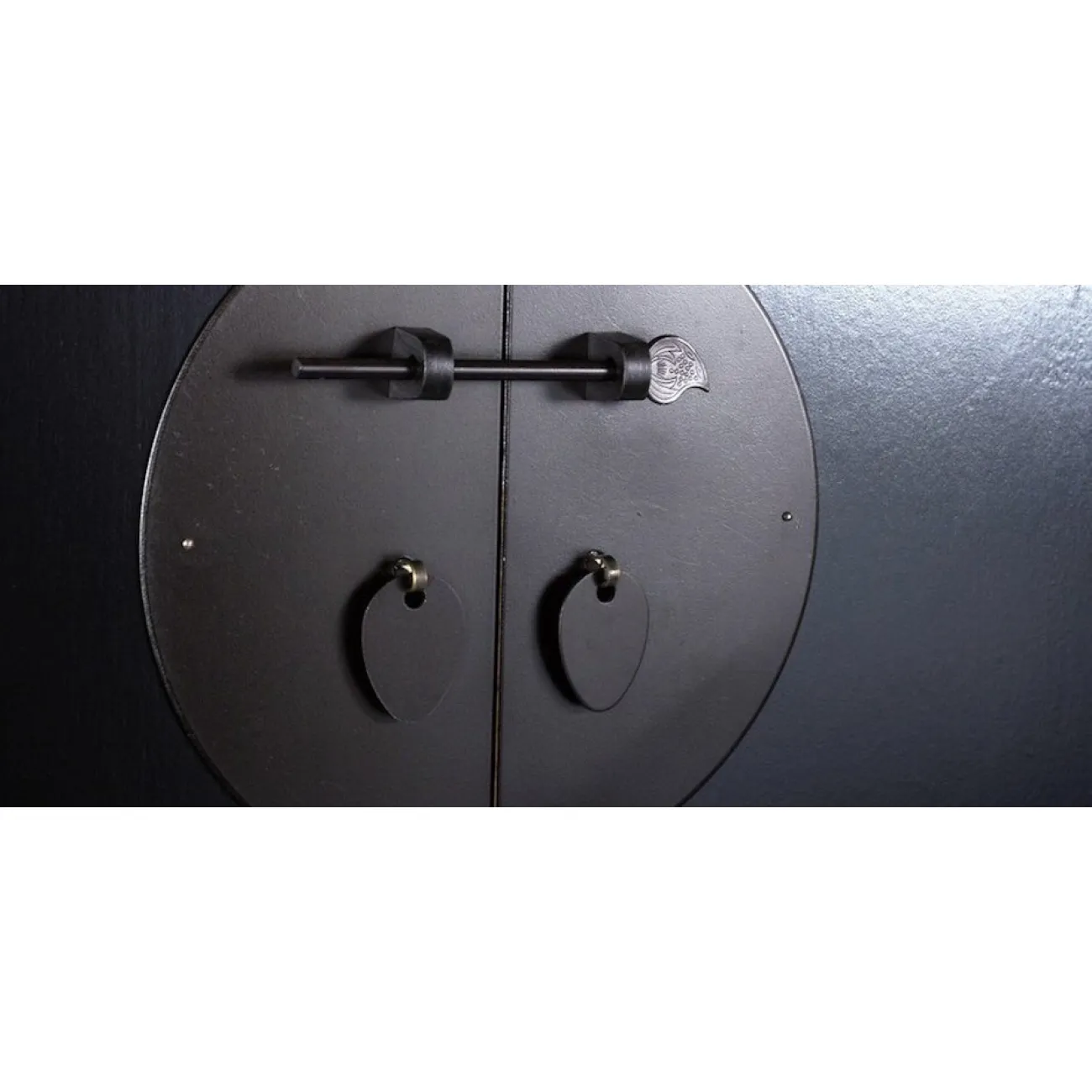 Шкаф Chinese Anckle Black от LaLume