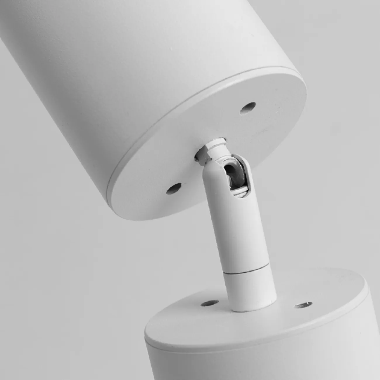 Серия точечных светодиодных светильников с поворотным цилиндрическим плафоном на выдвижной ножке NET H23 Black 3000К