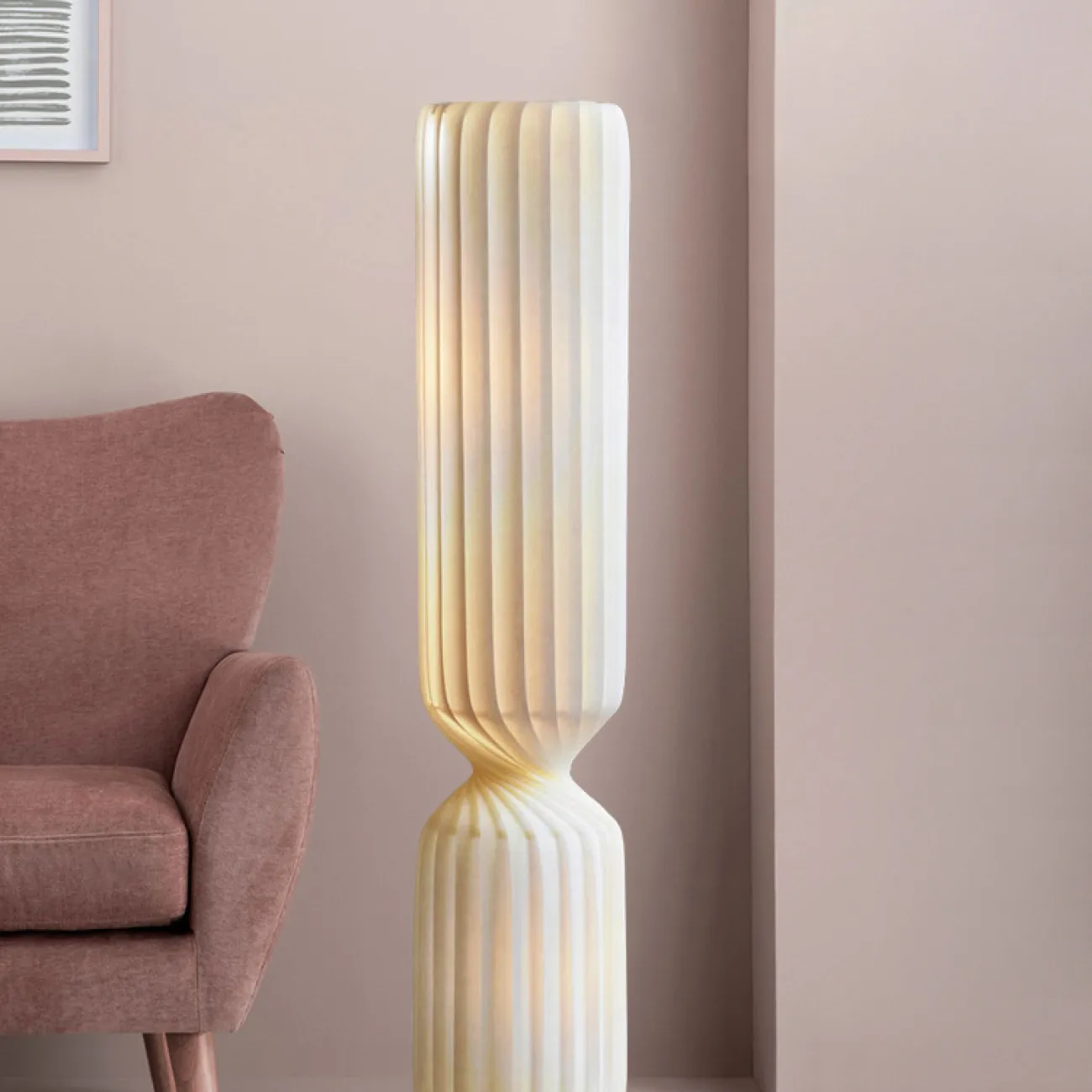 Серия напольных светильников со скрученными рельефными абажурами цилиндрической формы TAISTO FL H107