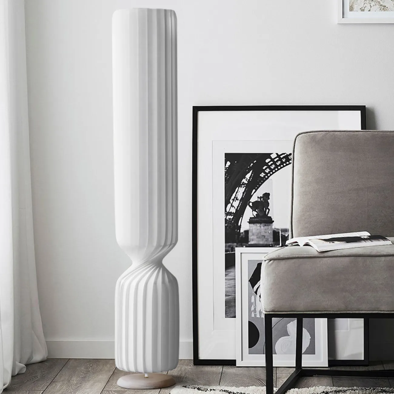 Серия напольных светильников со скрученными рельефными абажурами цилиндрической формы TAISTO FL H107