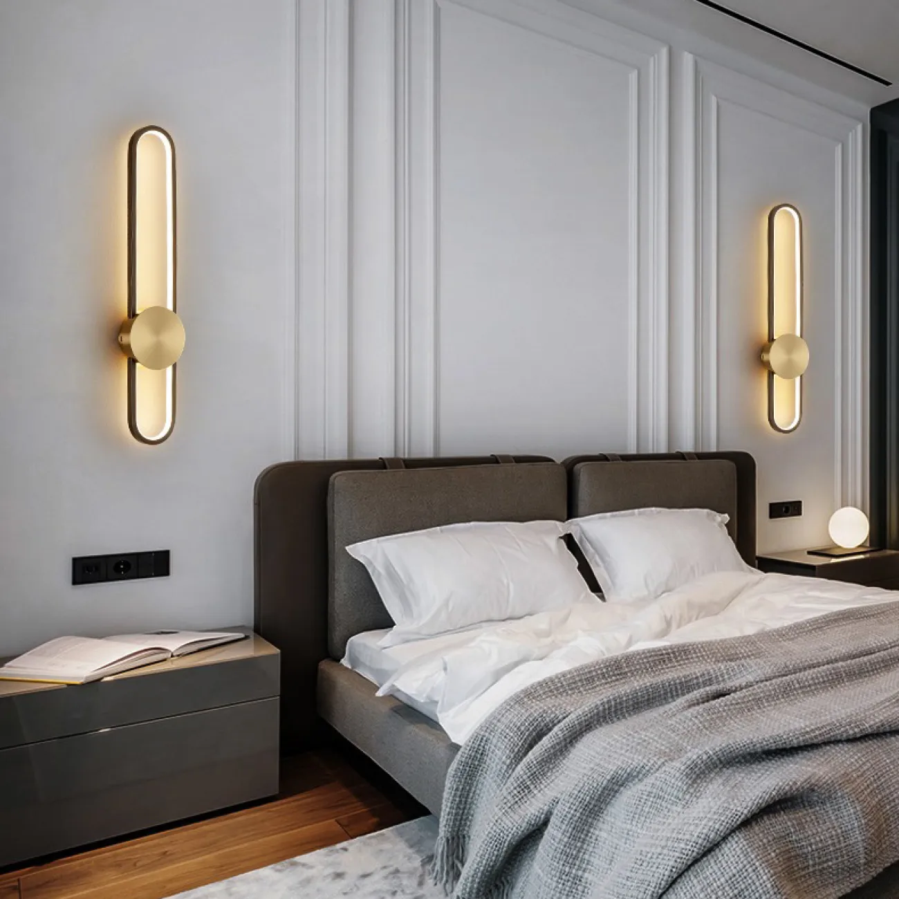 Серия настенных светодиодных светильников с латунным диском на вытянутом закольцованном корпусе HEIDY L H90 Brass Black