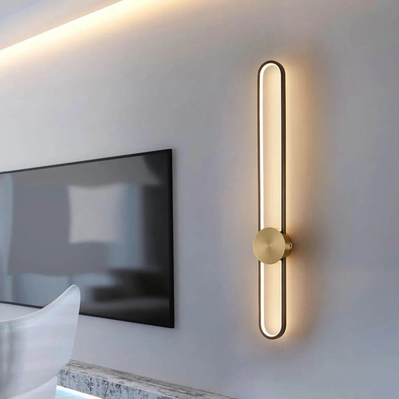 Серия настенных светодиодных светильников с латунным диском на вытянутом закольцованном корпусе HEIDY L H90 Brass Black