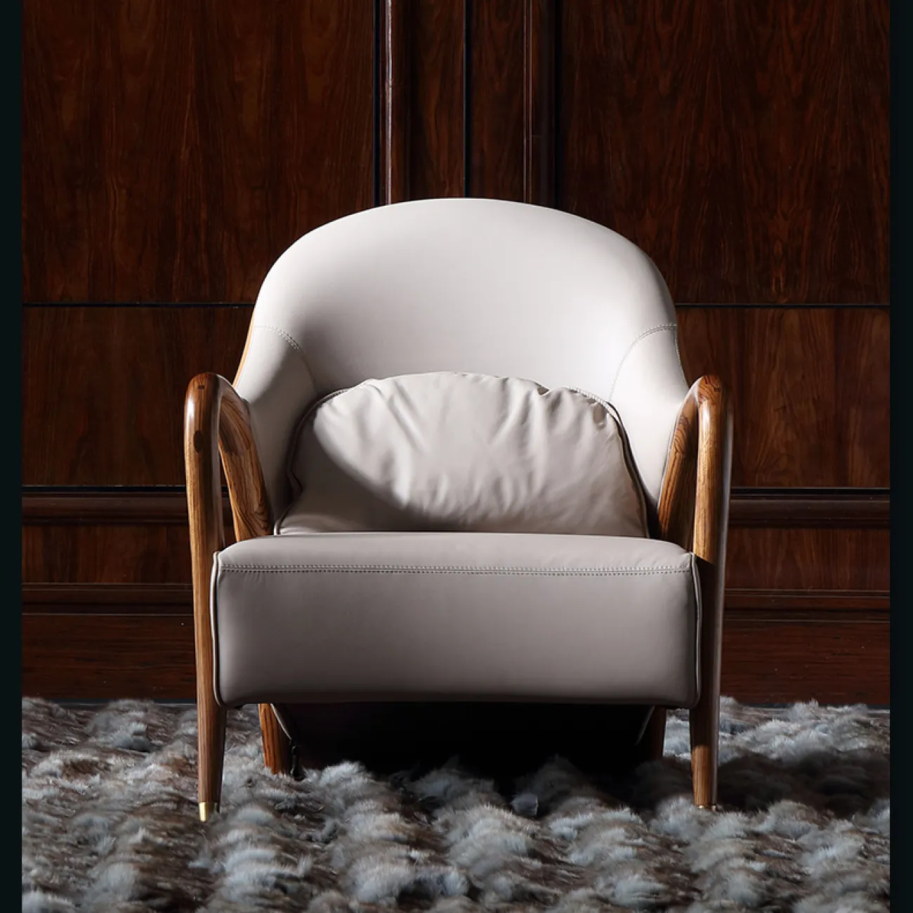 Кожаное кресло для отдыха из массива дерева KASKOM 37298-29 Кожаное кресло для отдыха из массива дерева KASKOM 37298-29