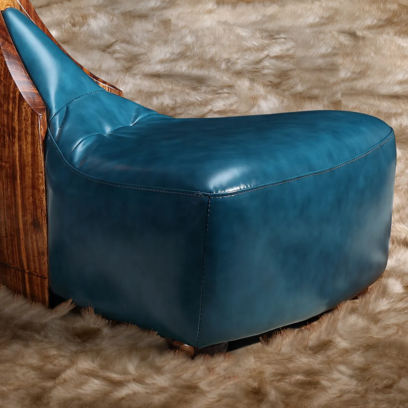 Кожаное кресло для отдыха из массива дерева KASKOM 37301-29