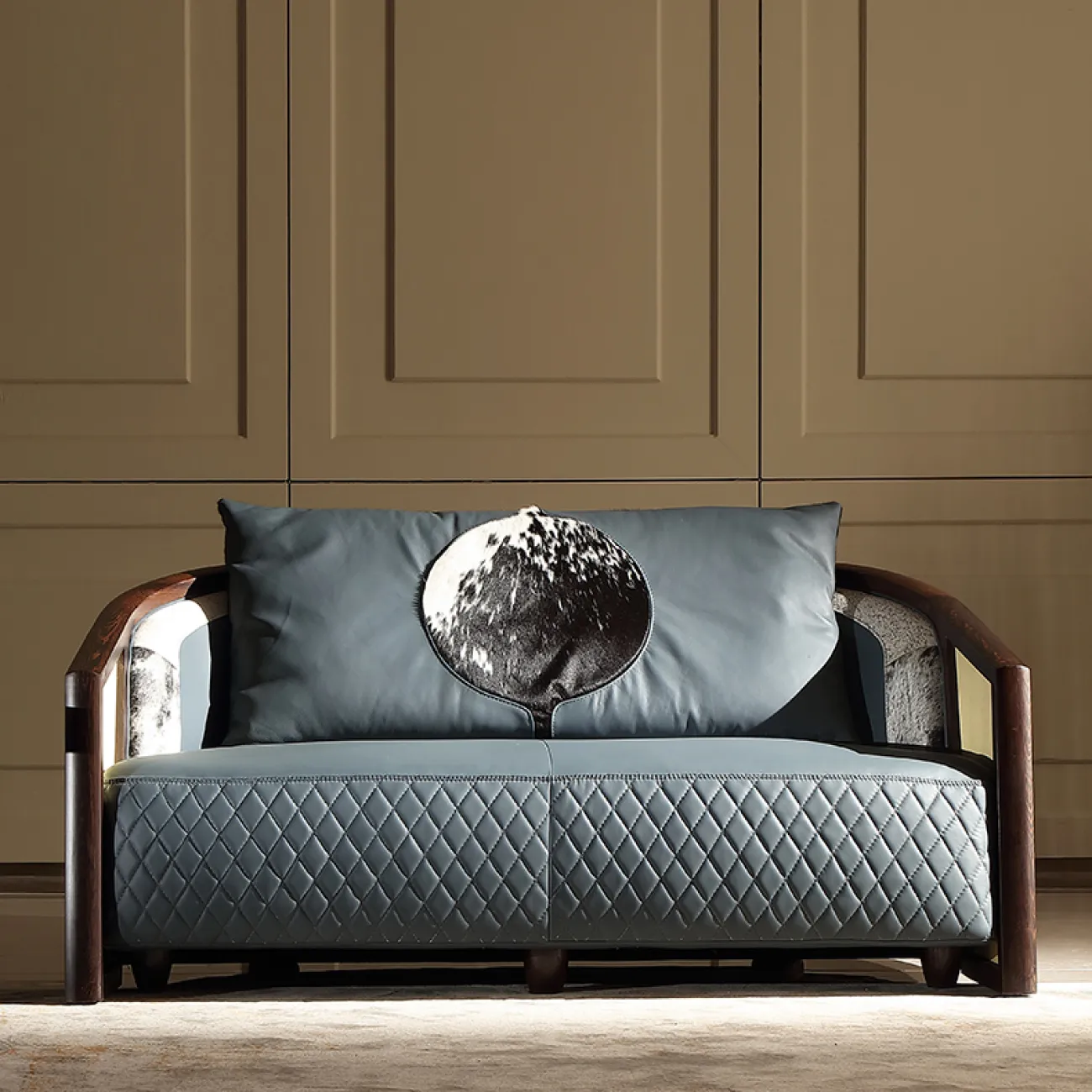  Кожаный диван из массива дерева KASKOM 37303-29