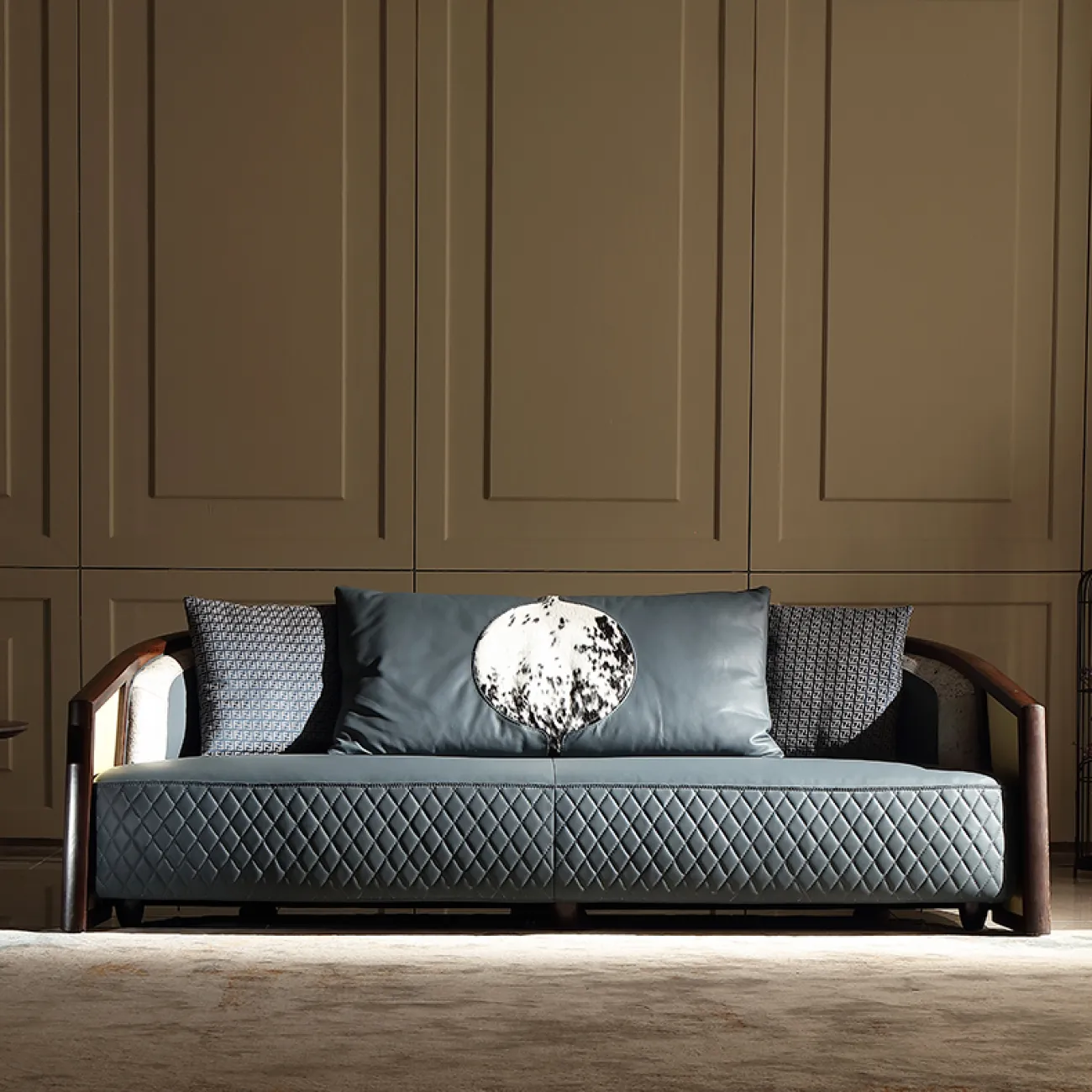  Кожаный диван из массива дерева KASKOM 37303-29