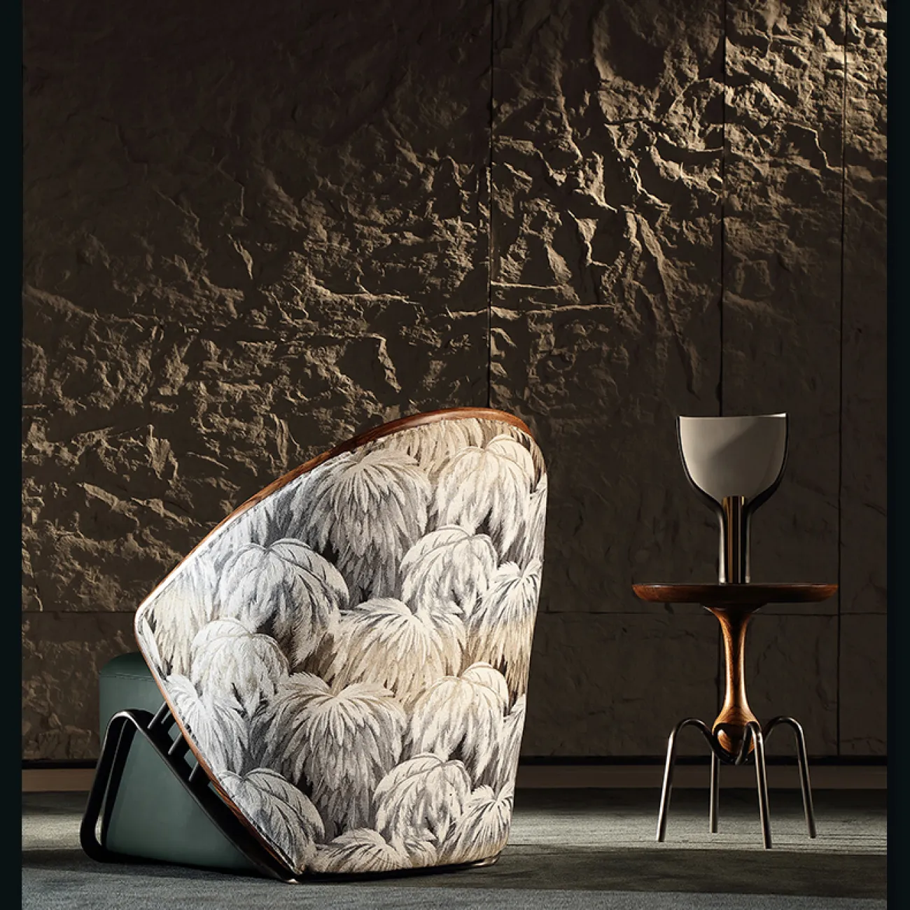 Оригинальное кожаное кресло для отдыха из цельного дерева KASKOM 37306-29